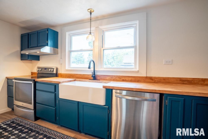 721 16TH Street, Herrin, Illinois 62948, 2 Bedrooms Bedrooms, 0 ,1 BathroomBathrooms,Residential,For Sale,16TH,0,RMAQC4267280