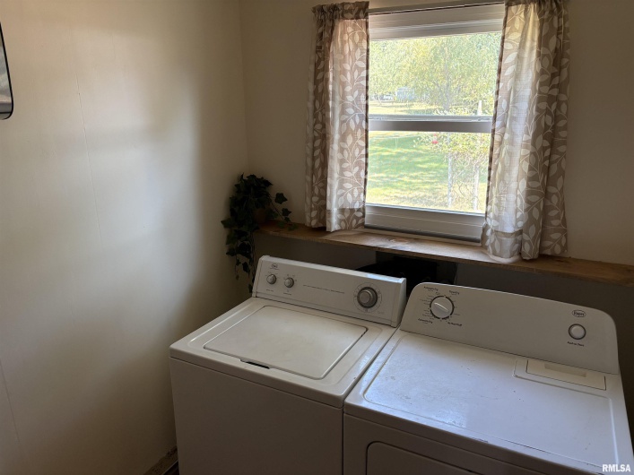 100 35TH Street, Herrin, Illinois 62948, 3 Bedrooms Bedrooms, 0 ,1 BathroomBathrooms,Residential,For Sale,35TH,0,RMAEB459698