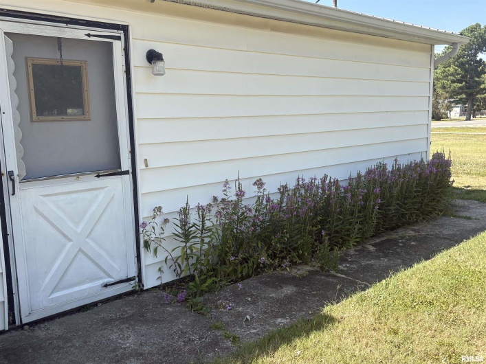 100 35TH Street, Herrin, Illinois 62948, 3 Bedrooms Bedrooms, 0 ,1 BathroomBathrooms,Residential,For Sale,35TH,0,RMAEB459698