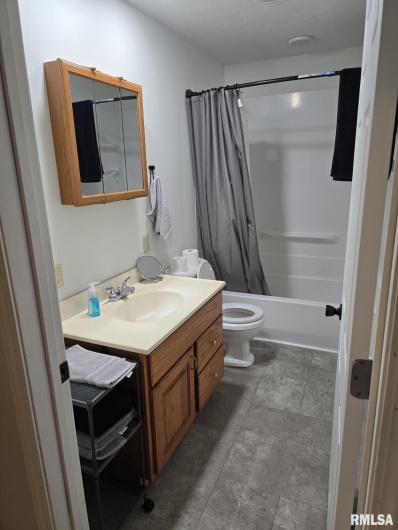 505 2ND Street, Marion, Illinois 62959, 2 Bedrooms Bedrooms, 0 ,1 BathroomBathrooms,Residential,For Sale,2ND,0,RMAEB459710