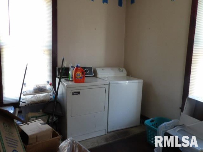 19 WEBSTER Street, Harrisburg, Illinois 62946, 2 Bedrooms Bedrooms, 0 ,1 BathroomBathrooms,Residential,For Sale,WEBSTER,0,RMAEB459714