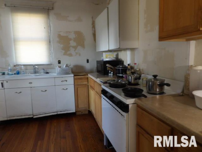 19 WEBSTER Street, Harrisburg, Illinois 62946, 2 Bedrooms Bedrooms, 0 ,1 BathroomBathrooms,Residential,For Sale,WEBSTER,0,RMAEB459714