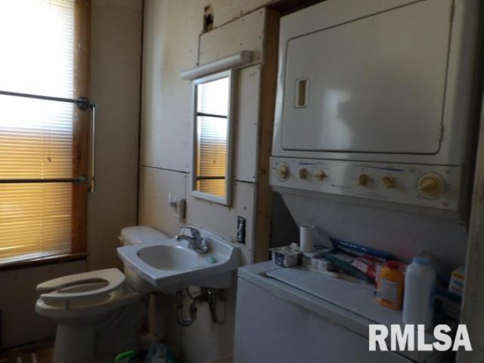 19 WEBSTER Street, Harrisburg, Illinois 62946, 2 Bedrooms Bedrooms, 0 ,1 BathroomBathrooms,Residential,For Sale,WEBSTER,0,RMAEB459714