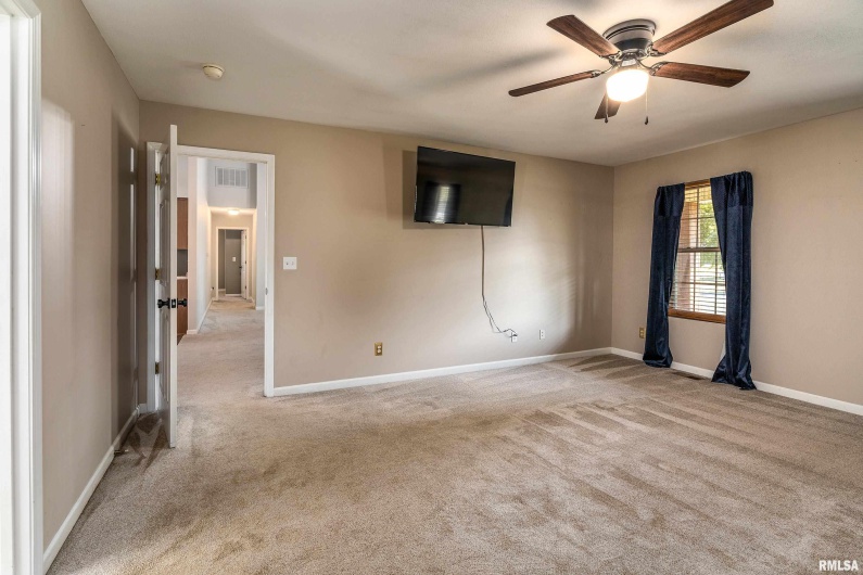 1710 Broeking Road, Marion, Illinois 62959, 3 Bedrooms Bedrooms, 0 ,2 BathroomsBathrooms,Residential,For Sale,Broeking,0,RMAEB459707