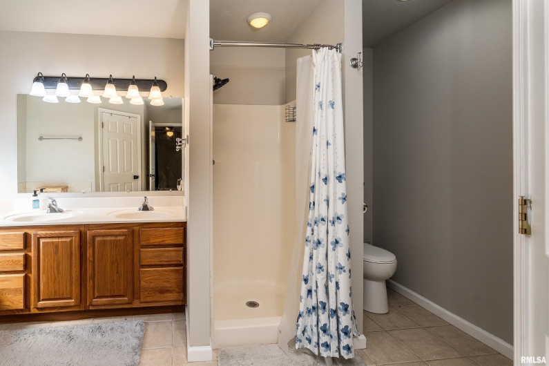 1710 Broeking Road, Marion, Illinois 62959, 3 Bedrooms Bedrooms, 0 ,2 BathroomsBathrooms,Residential,For Sale,Broeking,0,RMAEB459707