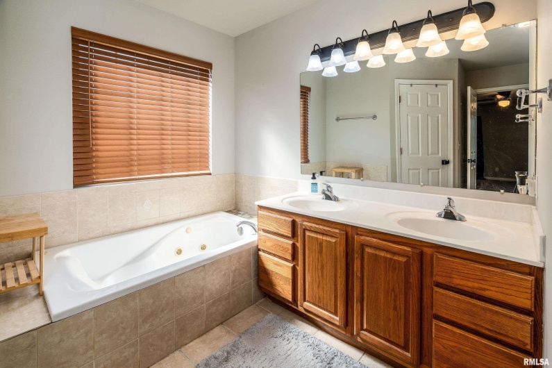 1710 Broeking Road, Marion, Illinois 62959, 3 Bedrooms Bedrooms, 0 ,2 BathroomsBathrooms,Residential,For Sale,Broeking,0,RMAEB459707