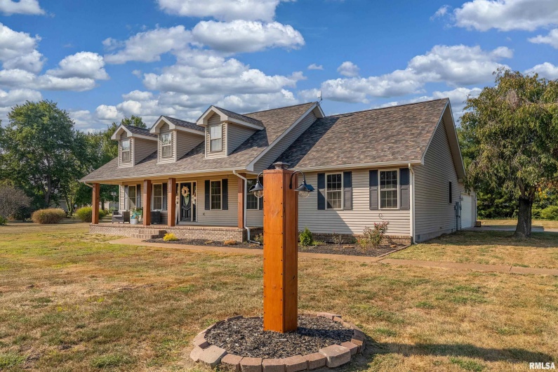 1710 Broeking Road, Marion, Illinois 62959, 3 Bedrooms Bedrooms, 0 ,2 BathroomsBathrooms,Residential,For Sale,Broeking,0,RMAEB459707