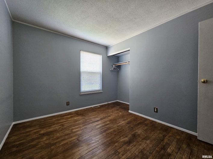 110 Lark Lane, Carbondale, Illinois 62901, 3 Bedrooms Bedrooms, 0 ,2 BathroomsBathrooms,Residential,For Sale,Lark,0,RMAEB459724