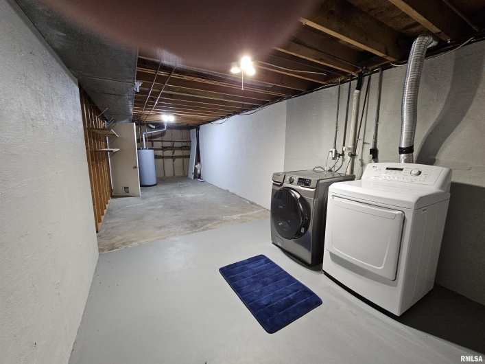 110 Lark Lane, Carbondale, Illinois 62901, 3 Bedrooms Bedrooms, 0 ,2 BathroomsBathrooms,Residential,For Sale,Lark,0,RMAEB459724