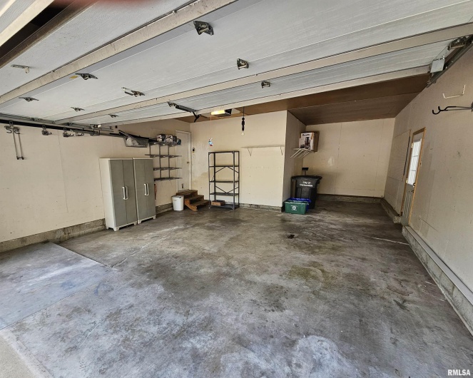 110 Lark Lane, Carbondale, Illinois 62901, 3 Bedrooms Bedrooms, 0 ,2 BathroomsBathrooms,Residential,For Sale,Lark,0,RMAEB459724