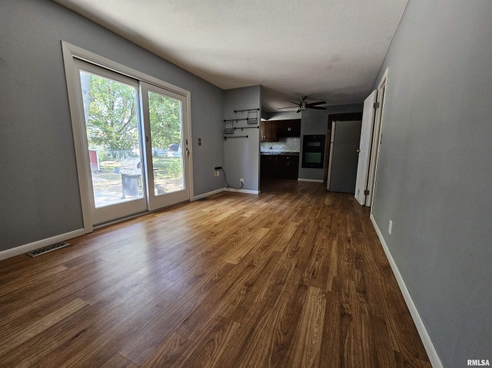 110 Lark Lane, Carbondale, Illinois 62901, 3 Bedrooms Bedrooms, 0 ,2 BathroomsBathrooms,Residential,For Sale,Lark,0,RMAEB459724