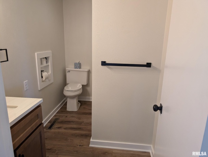 515 5TH Street, Elkville, Illinois 62932, 2 Bedrooms Bedrooms, 0 ,1 BathroomBathrooms,Residential,For Sale,5TH,0,RMAEB459729