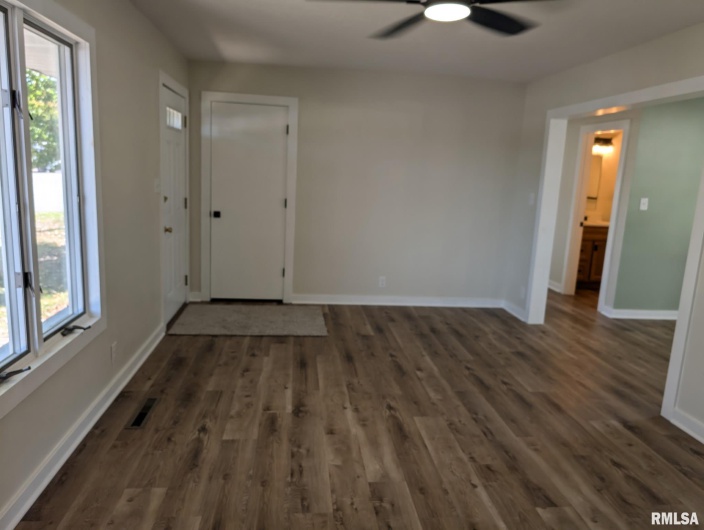 515 5TH Street, Elkville, Illinois 62932, 2 Bedrooms Bedrooms, 0 ,1 BathroomBathrooms,Residential,For Sale,5TH,0,RMAEB459729