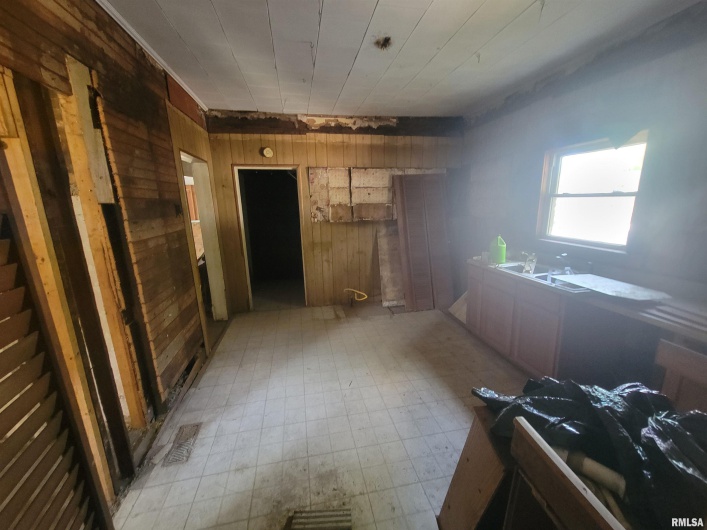 600 25TH Street, Herrin, Illinois 62948, 2 Bedrooms Bedrooms, 0 ,1 BathroomBathrooms,Residential,For Sale,25TH,0,RMAEB459732