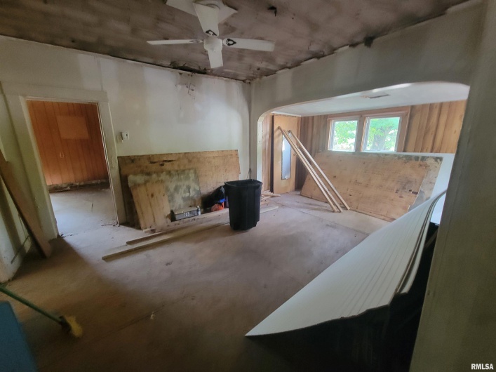 600 25TH Street, Herrin, Illinois 62948, 2 Bedrooms Bedrooms, 0 ,1 BathroomBathrooms,Residential,For Sale,25TH,0,RMAEB459732