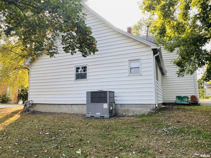 208 CALHOUN Street, Equality, Illinois 62934, 3 Bedrooms Bedrooms, 0 ,2 BathroomsBathrooms,Residential,For Sale,CALHOUN,0,RMAEB459735