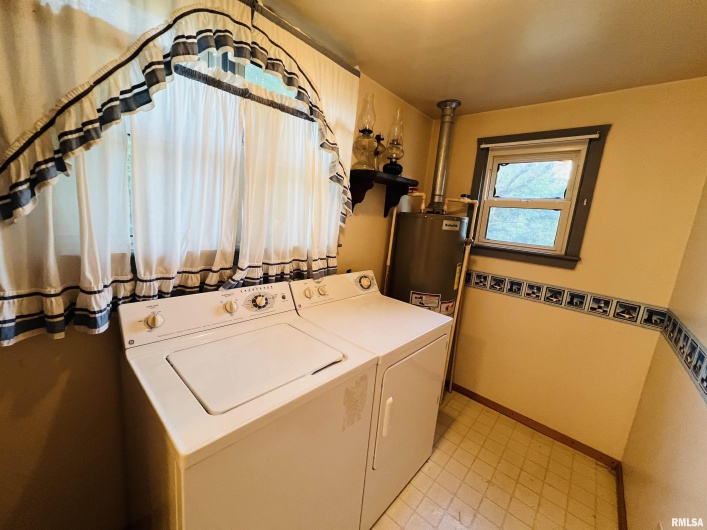 208 CALHOUN Street, Equality, Illinois 62934, 3 Bedrooms Bedrooms, 0 ,2 BathroomsBathrooms,Residential,For Sale,CALHOUN,0,RMAEB459735