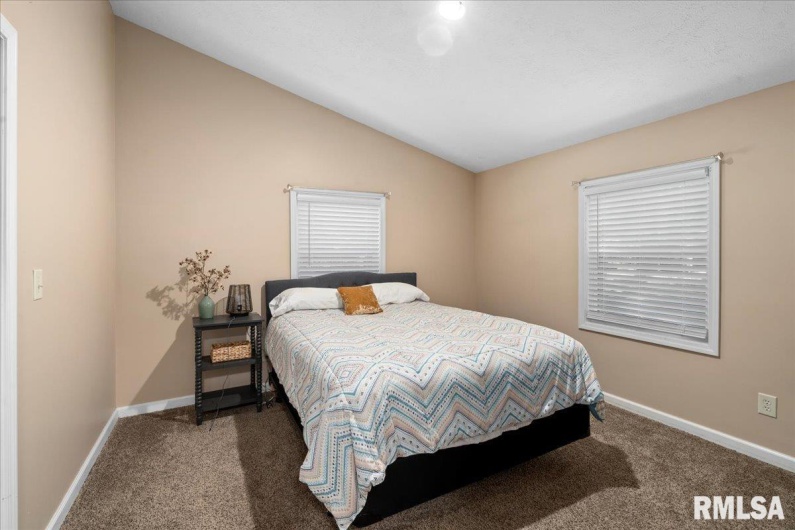 580 PHILLIPS Road, Carbondale, Illinois 62902, 3 Bedrooms Bedrooms, 0 ,2 BathroomsBathrooms,Residential,For Sale,PHILLIPS,0,RMAEB459734
