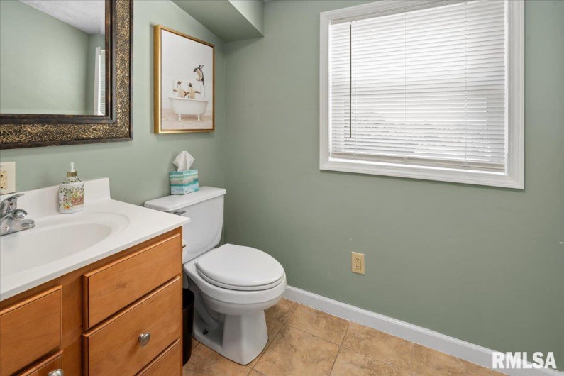580 PHILLIPS Road, Carbondale, Illinois 62902, 3 Bedrooms Bedrooms, 0 ,2 BathroomsBathrooms,Residential,For Sale,PHILLIPS,0,RMAEB459734