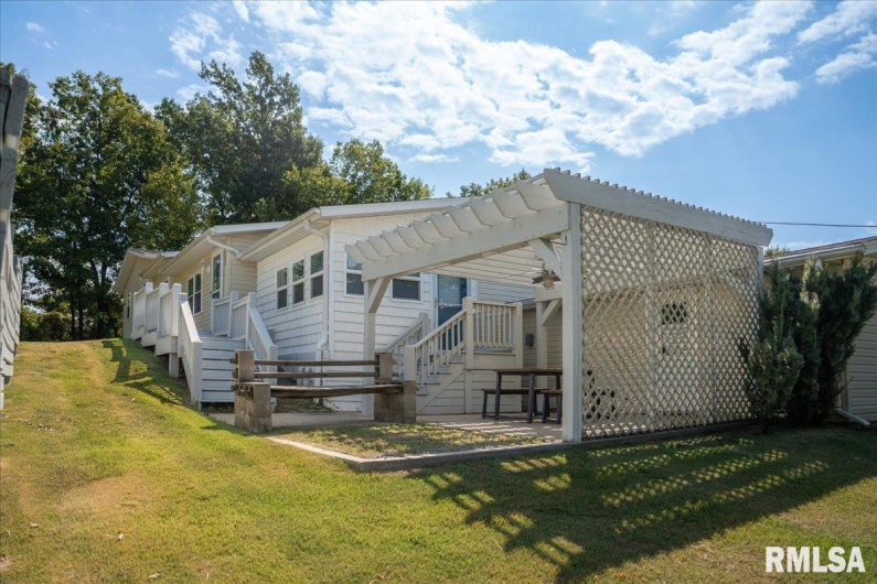 580 PHILLIPS Road, Carbondale, Illinois 62902, 3 Bedrooms Bedrooms, 0 ,2 BathroomsBathrooms,Residential,For Sale,PHILLIPS,0,RMAEB459734