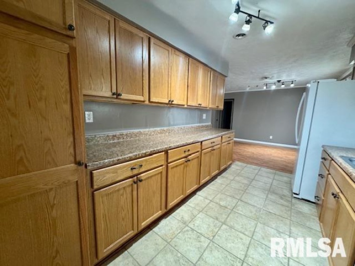 107 SCOTT Street, Marion, Illinois 62959, 2 Bedrooms Bedrooms, 0 ,2 BathroomsBathrooms,Residential,For Sale,SCOTT,0,RMAEB459719
