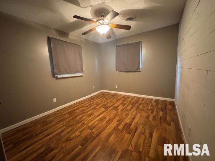 107 SCOTT Street, Marion, Illinois 62959, 2 Bedrooms Bedrooms, 0 ,2 BathroomsBathrooms,Residential,For Sale,SCOTT,0,RMAEB459719