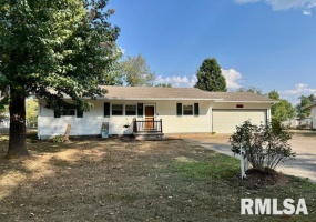 107 SCOTT Street, Marion, Illinois 62959, 2 Bedrooms Bedrooms, 0 ,2 BathroomsBathrooms,Residential,For Sale,SCOTT,0,RMAEB459719
