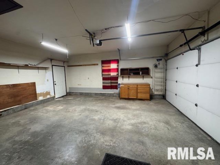107 SCOTT Street, Marion, Illinois 62959, 2 Bedrooms Bedrooms, 0 ,2 BathroomsBathrooms,Residential,For Sale,SCOTT,0,RMAEB459719