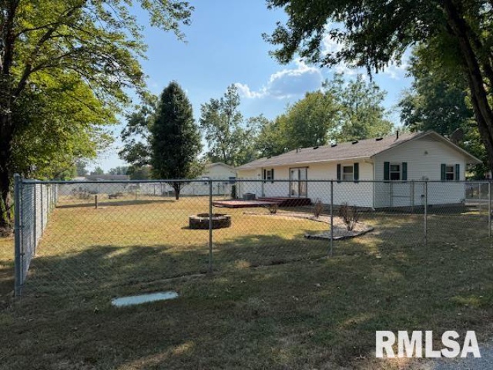 107 SCOTT Street, Marion, Illinois 62959, 2 Bedrooms Bedrooms, 0 ,2 BathroomsBathrooms,Residential,For Sale,SCOTT,0,RMAEB459719
