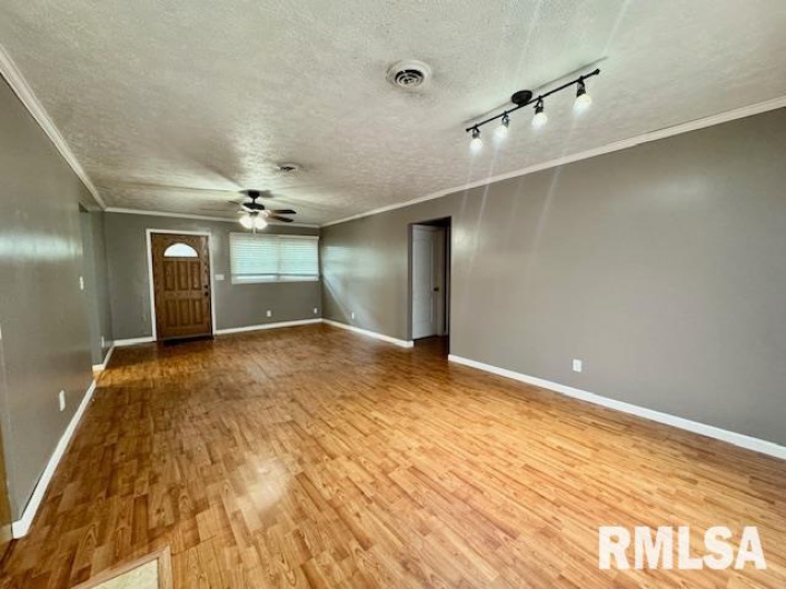 107 SCOTT Street, Marion, Illinois 62959, 2 Bedrooms Bedrooms, 0 ,2 BathroomsBathrooms,Residential,For Sale,SCOTT,0,RMAEB459719