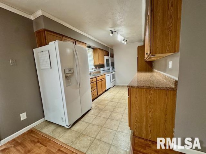 107 SCOTT Street, Marion, Illinois 62959, 2 Bedrooms Bedrooms, 0 ,2 BathroomsBathrooms,Residential,For Sale,SCOTT,0,RMAEB459719