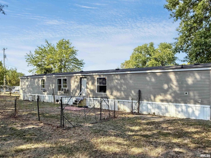 200 MADISON Street, Carterville, Illinois 62918, 3 Bedrooms Bedrooms, 0 ,2 BathroomsBathrooms,Residential,For Sale,MADISON,0,RMAQC4267340