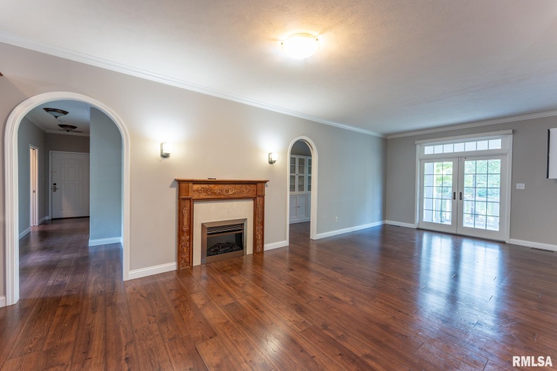 306 ARBOR Drive, Carterville, Illinois 62918, 4 Bedrooms Bedrooms, 0 ,2 BathroomsBathrooms,Residential,For Sale,ARBOR,0,RMAEB459720