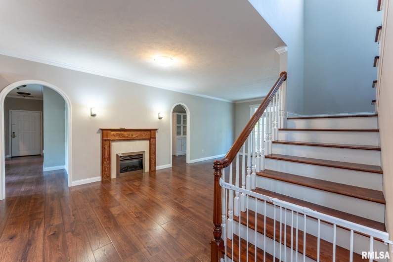 306 ARBOR Drive, Carterville, Illinois 62918, 4 Bedrooms Bedrooms, 0 ,2 BathroomsBathrooms,Residential,For Sale,ARBOR,0,RMAEB459720