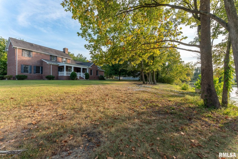 306 ARBOR Drive, Carterville, Illinois 62918, 4 Bedrooms Bedrooms, 0 ,2 BathroomsBathrooms,Residential,For Sale,ARBOR,0,RMAEB459720