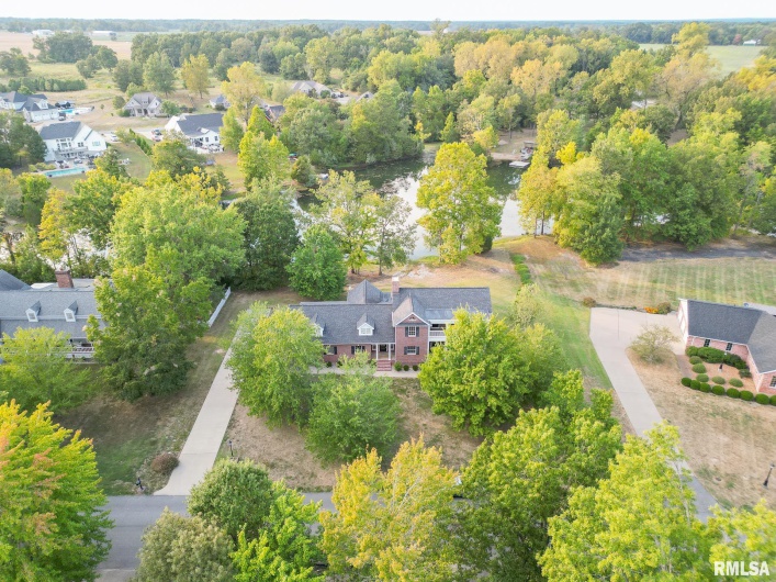 306 ARBOR Drive, Carterville, Illinois 62918, 4 Bedrooms Bedrooms, 0 ,2 BathroomsBathrooms,Residential,For Sale,ARBOR,0,RMAEB459720