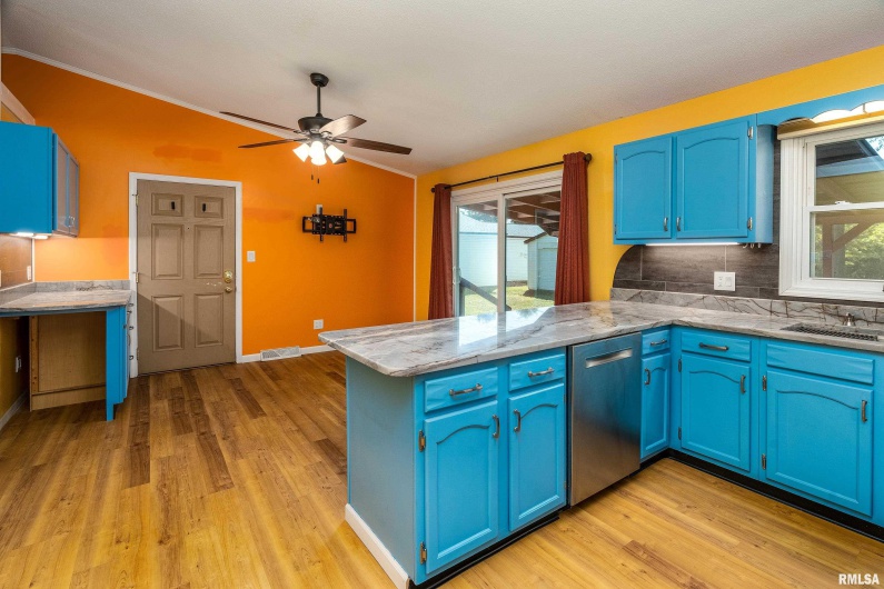 4799 Route 37 Route, Marion, Illinois 62959, 3 Bedrooms Bedrooms, 0 ,2 BathroomsBathrooms,Residential,For Sale,Route 37,0,RMAEB459721