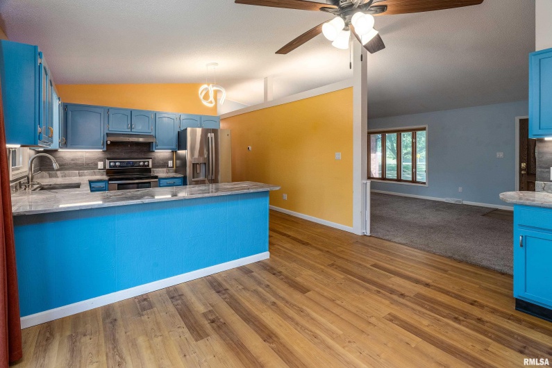 4799 Route 37 Route, Marion, Illinois 62959, 3 Bedrooms Bedrooms, 0 ,2 BathroomsBathrooms,Residential,For Sale,Route 37,0,RMAEB459721