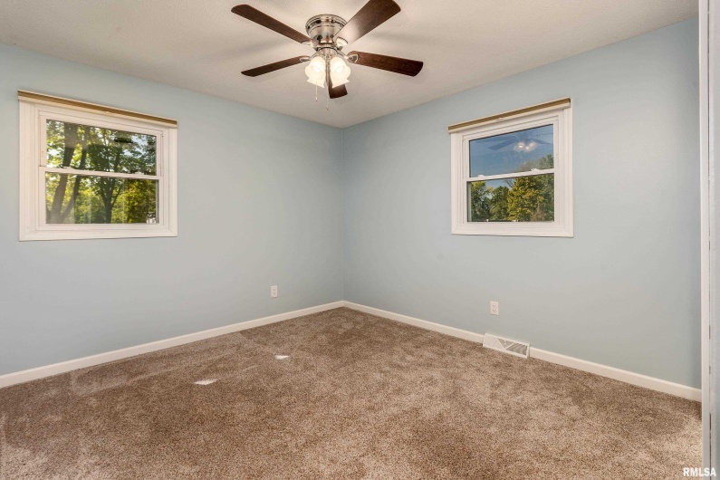 4799 Route 37 Route, Marion, Illinois 62959, 3 Bedrooms Bedrooms, 0 ,2 BathroomsBathrooms,Residential,For Sale,Route 37,0,RMAEB459721