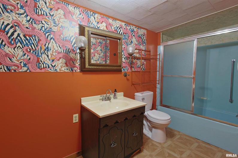 1020 16TH Street, Herrin, Illinois 62948, 2 Bedrooms Bedrooms, 0 ,1 BathroomBathrooms,Residential,For Sale,16TH,0,RMAEB459722