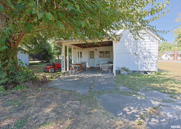 1020 16TH Street, Herrin, Illinois 62948, 2 Bedrooms Bedrooms, 0 ,1 BathroomBathrooms,Residential,For Sale,16TH,0,RMAEB459722
