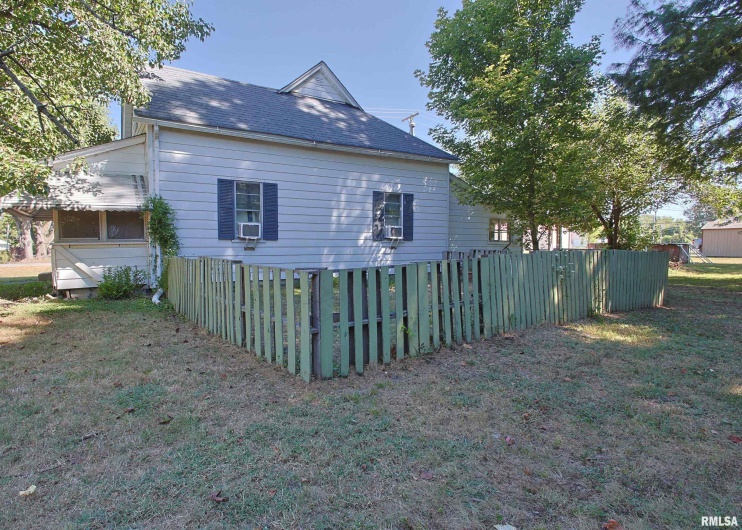 1020 16TH Street, Herrin, Illinois 62948, 2 Bedrooms Bedrooms, 0 ,1 BathroomBathrooms,Residential,For Sale,16TH,0,RMAEB459722