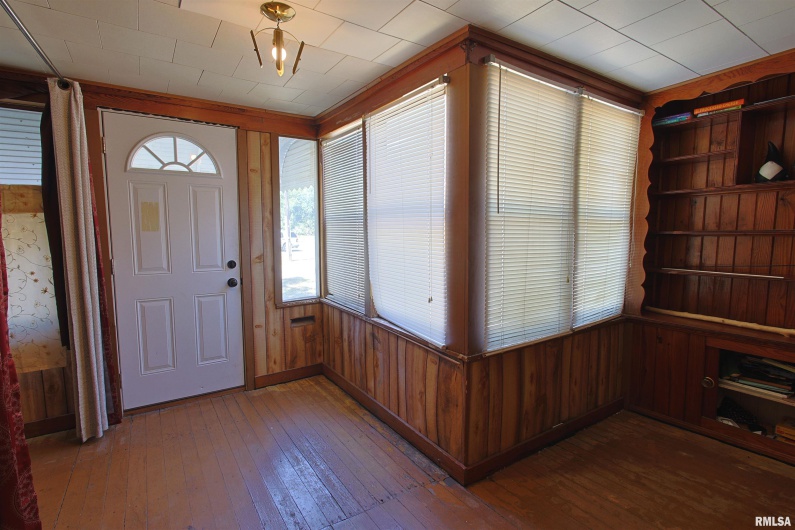 1020 16TH Street, Herrin, Illinois 62948, 2 Bedrooms Bedrooms, 0 ,1 BathroomBathrooms,Residential,For Sale,16TH,0,RMAEB459722
