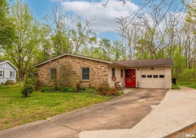 2017 NORWOOD Drive, Carbondale, Illinois 62901, 3 Bedrooms Bedrooms, 0 ,1 BathroomBathrooms,Residential,For Sale,NORWOOD,0,RMAEB459736