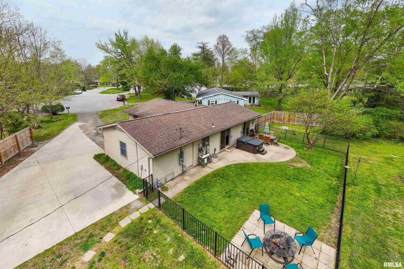 2017 NORWOOD Drive, Carbondale, Illinois 62901, 3 Bedrooms Bedrooms, 0 ,1 BathroomBathrooms,Residential,For Sale,NORWOOD,0,RMAEB459736