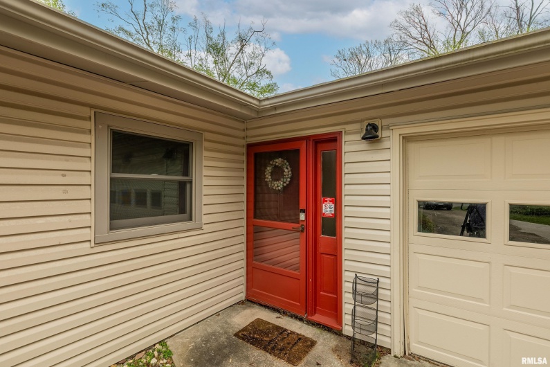 2017 NORWOOD Drive, Carbondale, Illinois 62901, 3 Bedrooms Bedrooms, 0 ,1 BathroomBathrooms,Residential,For Sale,NORWOOD,0,RMAEB459736