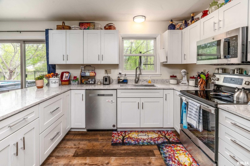 2017 NORWOOD Drive, Carbondale, Illinois 62901, 3 Bedrooms Bedrooms, 0 ,1 BathroomBathrooms,Residential,For Sale,NORWOOD,0,RMAEB459736