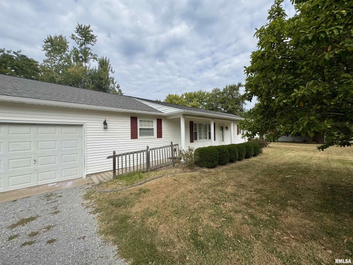 120 Southwest Drive, Harrisburg, Illinois 62946, 3 Bedrooms Bedrooms, 0 ,2 BathroomsBathrooms,Residential,For Sale,Southwest,0,RMAEB459738