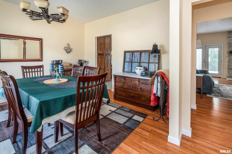145 OAKVIEW Road, Carbondale, Illinois 62901, 4 Bedrooms Bedrooms, 0 ,3 BathroomsBathrooms,Residential,For Sale,OAKVIEW,0,RMAEB459742