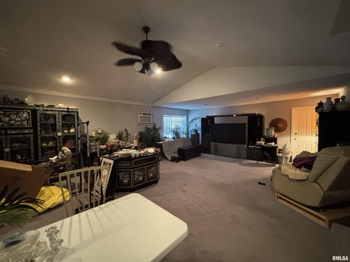 203 4TH Street, Brookport, Illinois 62910, 3 Bedrooms Bedrooms, 0 ,2 BathroomsBathrooms,Residential,For Sale,4TH,0,RMAEB459743
